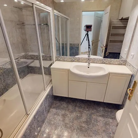 דירה Superbe 2p Centre Avec Terrasse, Clim, Wi-fi - Fr-1-196-152 מנטון